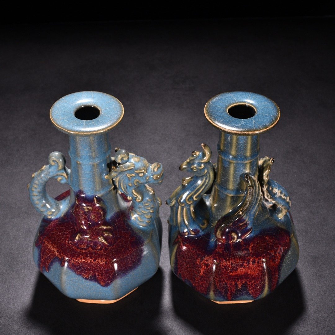 Song Dynasty Jun kiln obsidian rose red glaze dragon and phoenix vase