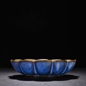 Song Dynasty Jun kiln obsidian grape purple glaze dish