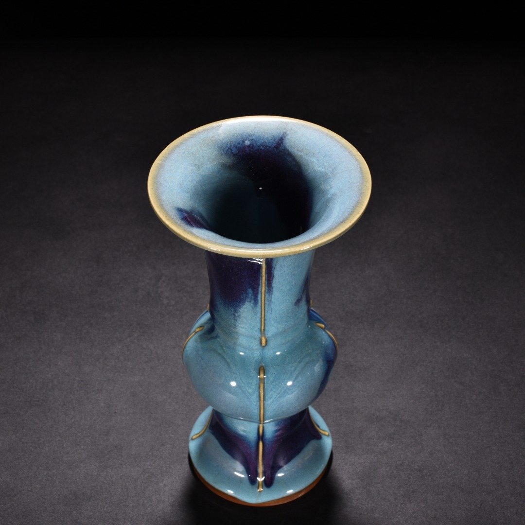 Song Dynasty Jun kiln obsidian blue glaze grape purple halberd flower goblet