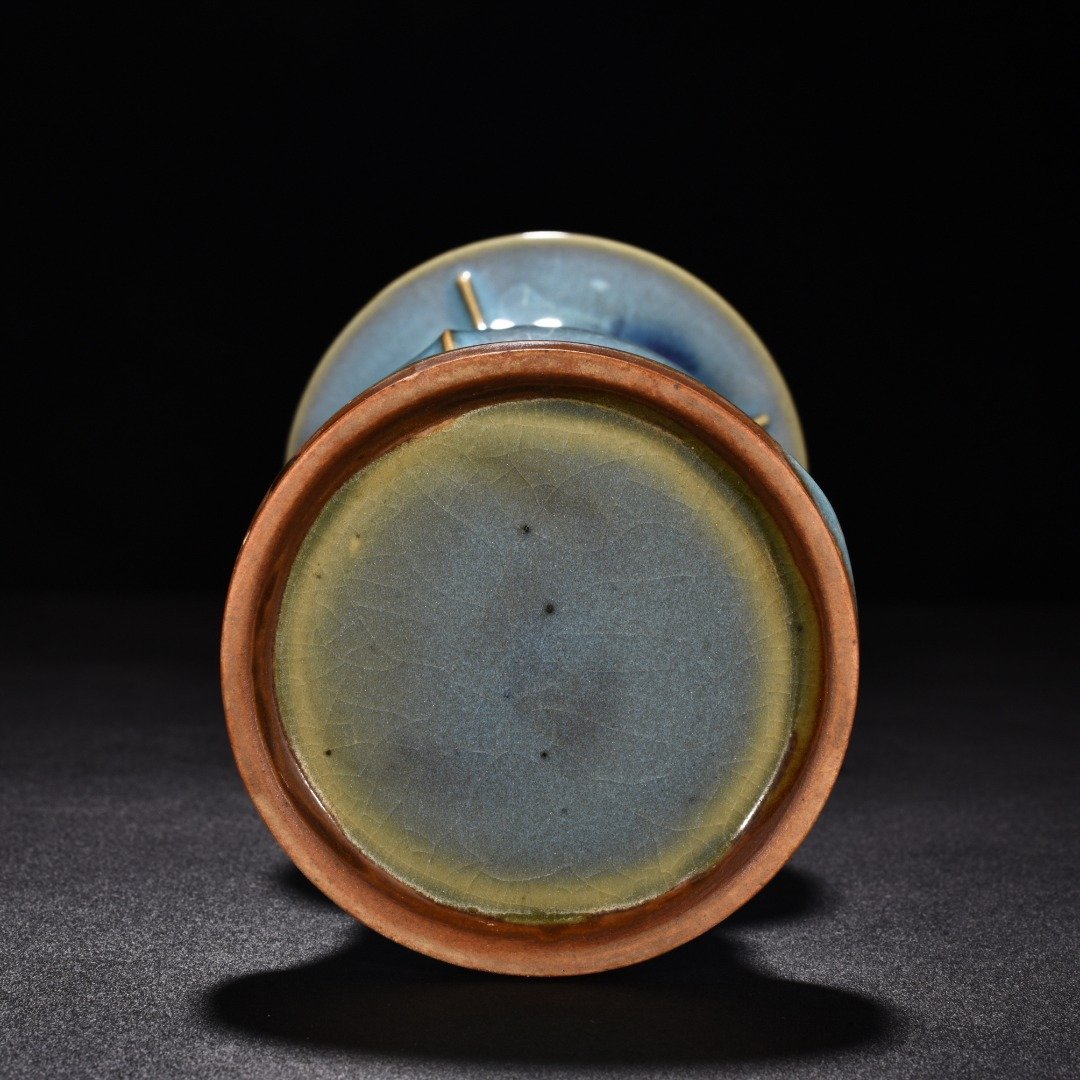 Song Dynasty Jun kiln obsidian blue glaze grape purple halberd flower goblet
