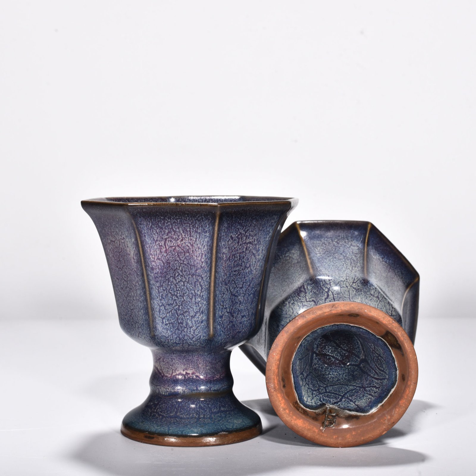 Song Dynasty Jun kiln rose purple glaze eight-way stem cup