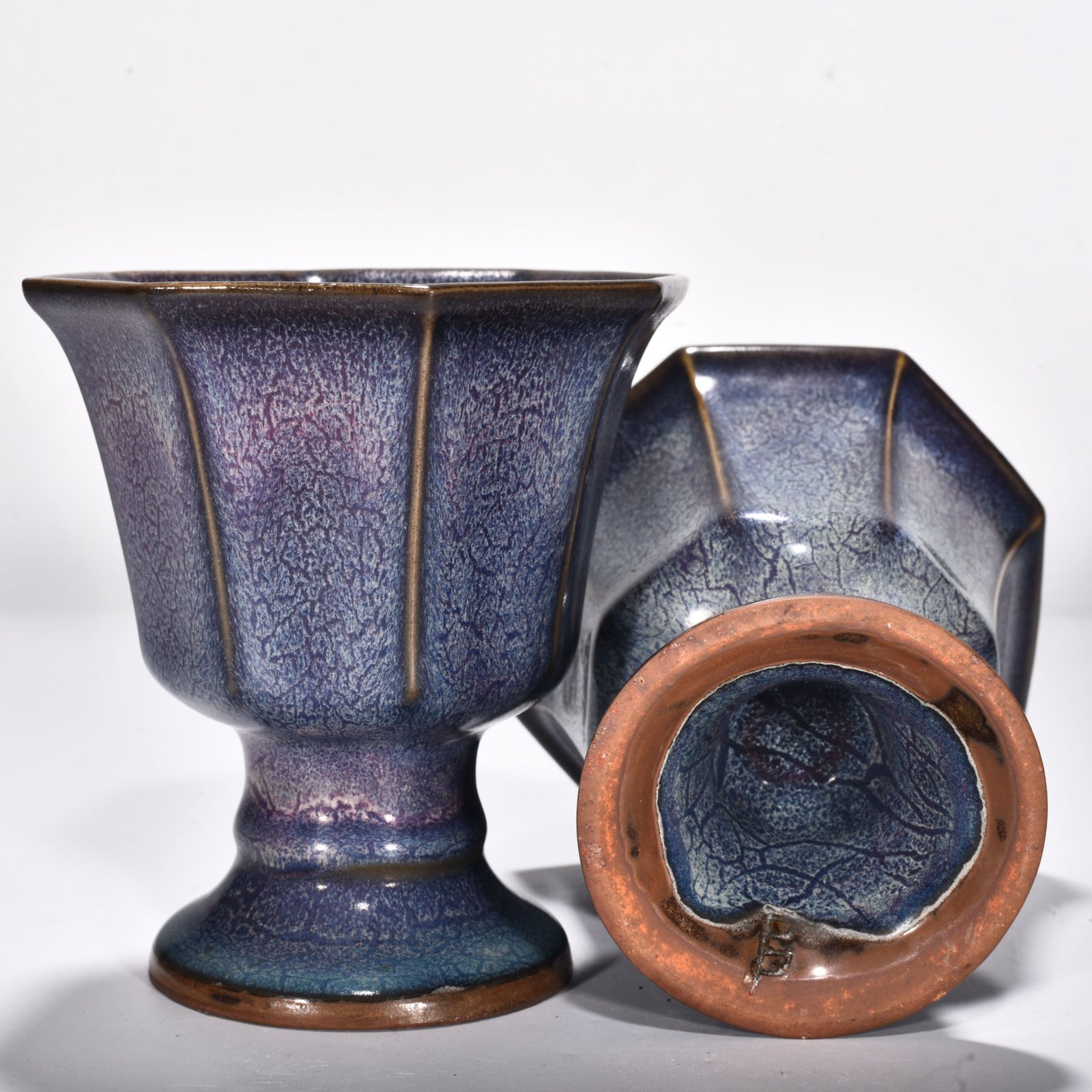 Song Dynasty Jun kiln rose purple glaze eight-way stem cup