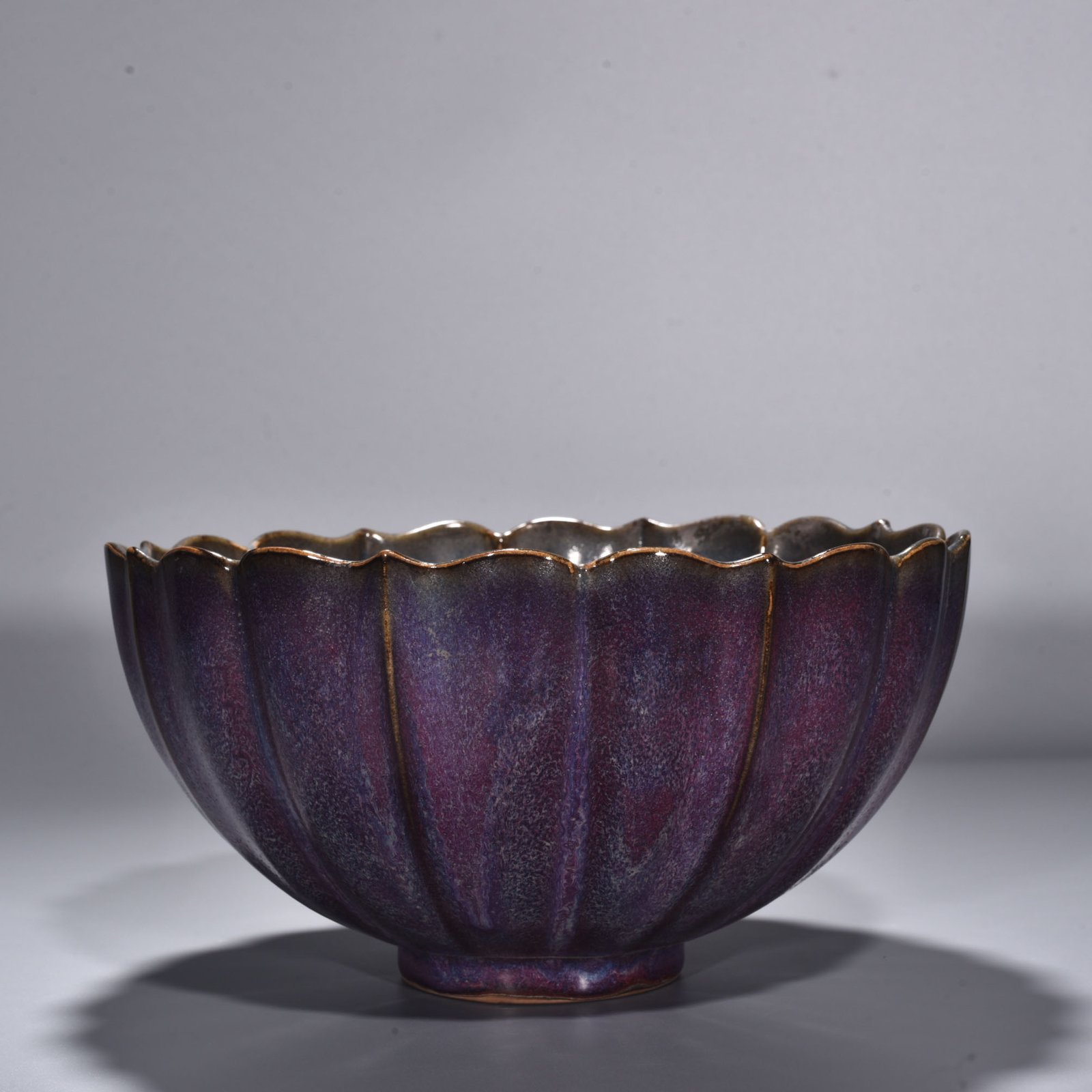Song Dynasty Jun kiln rose purple glaze shaved edge lotus petal bowl