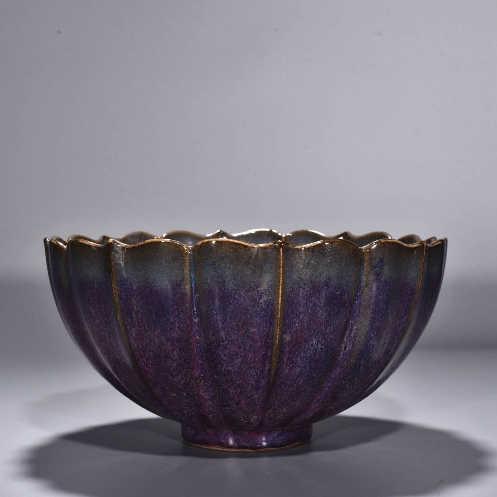Song Dynasty Jun kiln rose purple glaze shaved edge lotus petal bowl