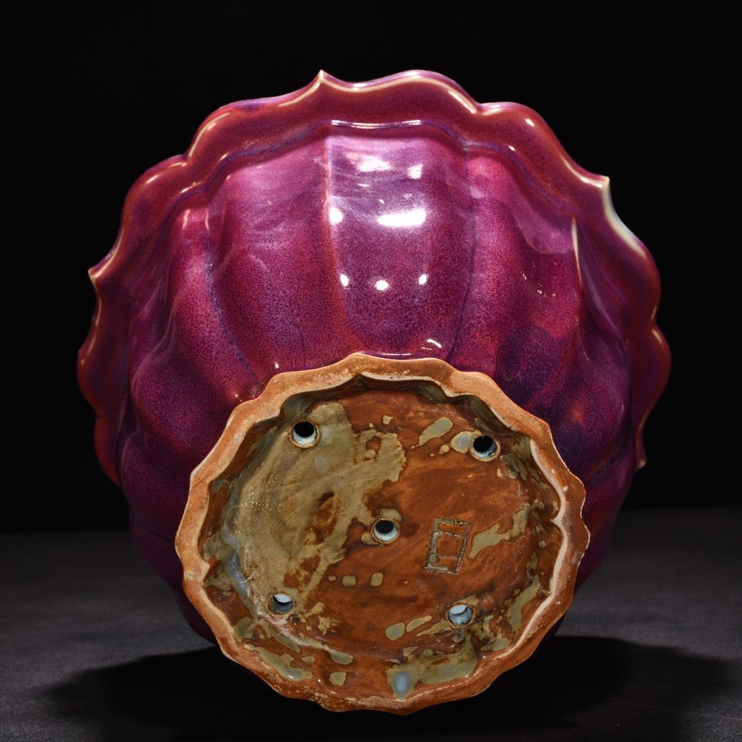 Song Dynasty Jun kiln rose purple glaze folding edge rhombus flower pot