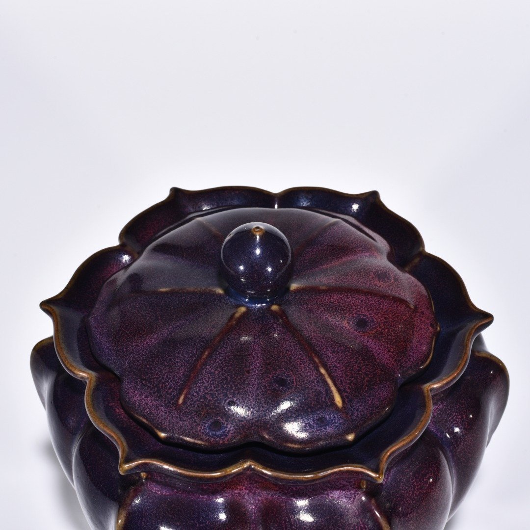 Song Dynasty Jun kiln rose purple glaze rhombus lid jar