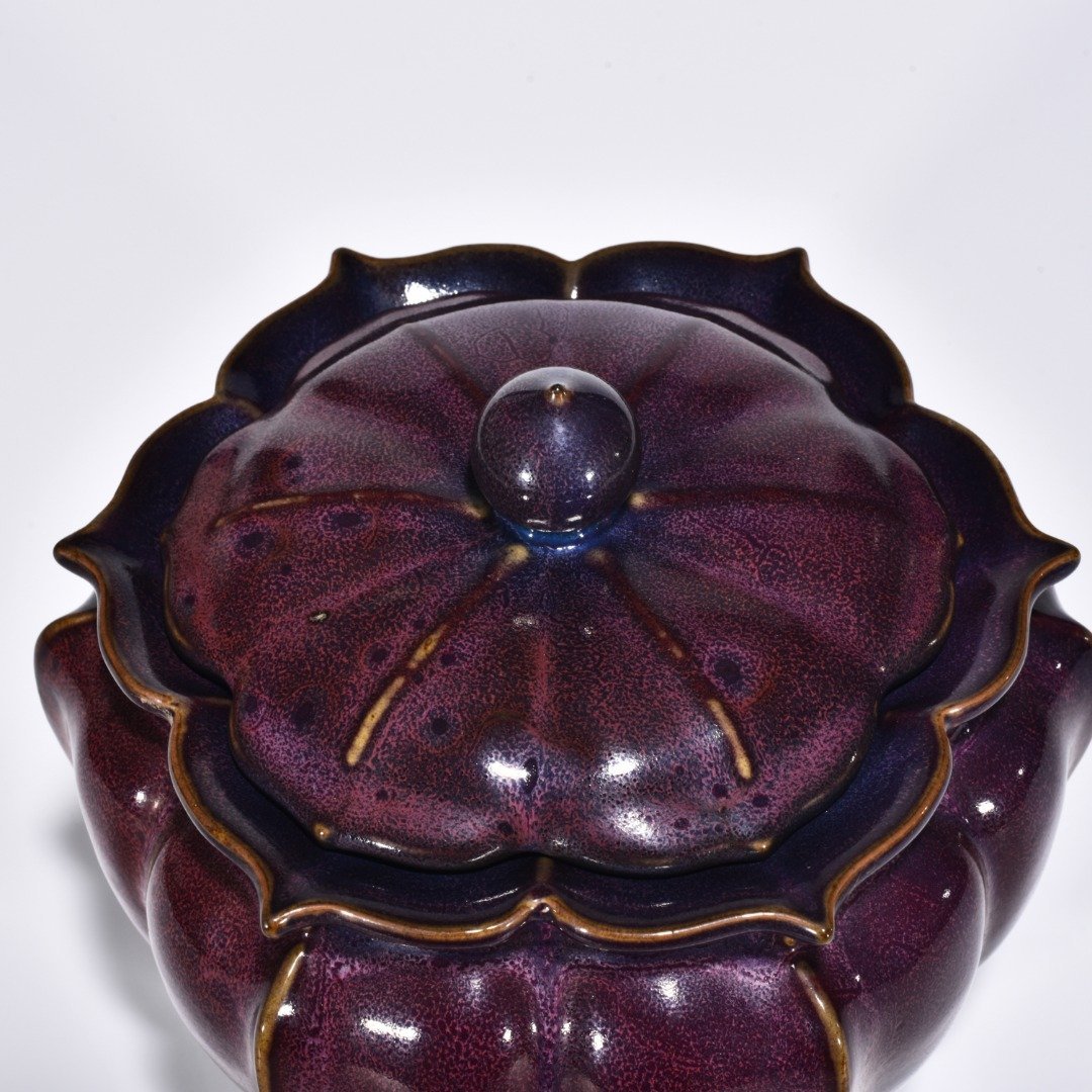 Song Dynasty Jun kiln rose purple glaze rhombus lid jar