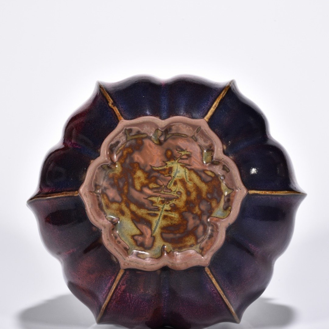 Song Dynasty Jun kiln rose purple glaze rhombus lid jar