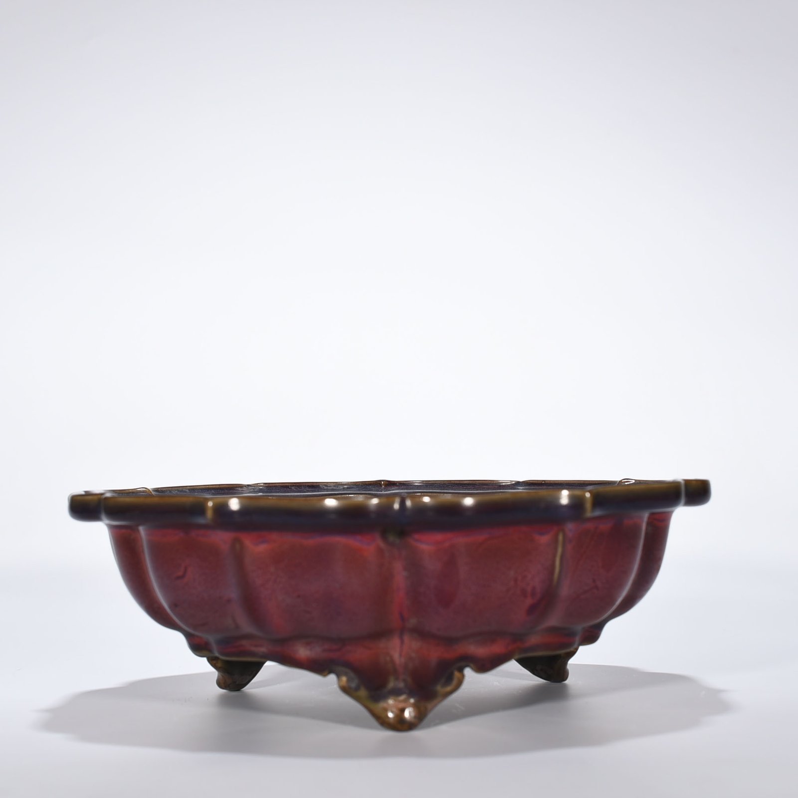 Song Dynasty Jun kiln rose purple glaze sunflower mouth three-legged wash