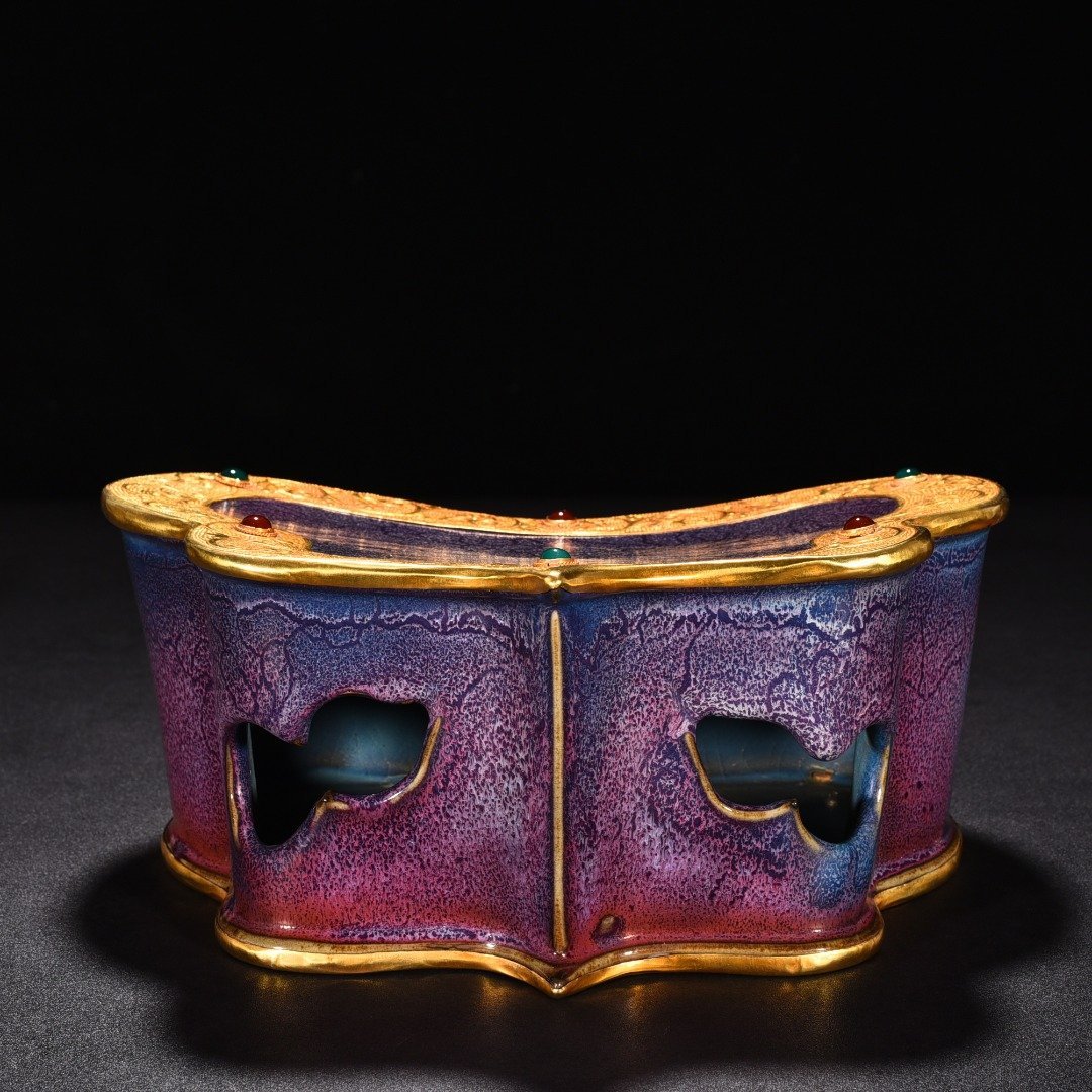 Song Dynasty Jun kiln rose purple glaze chicken heart pillow