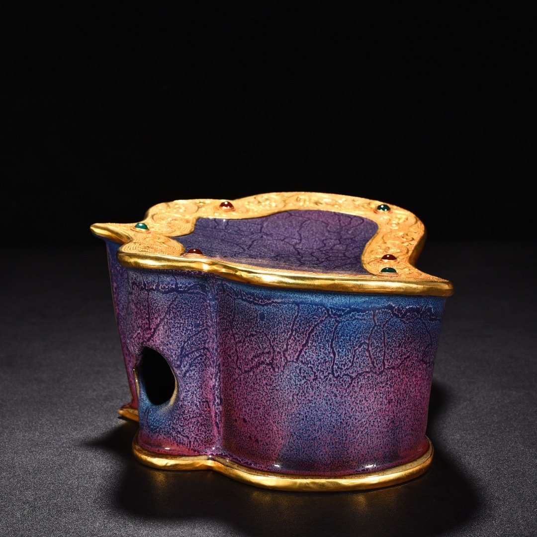 Song Dynasty Jun kiln rose purple glaze chicken heart pillow