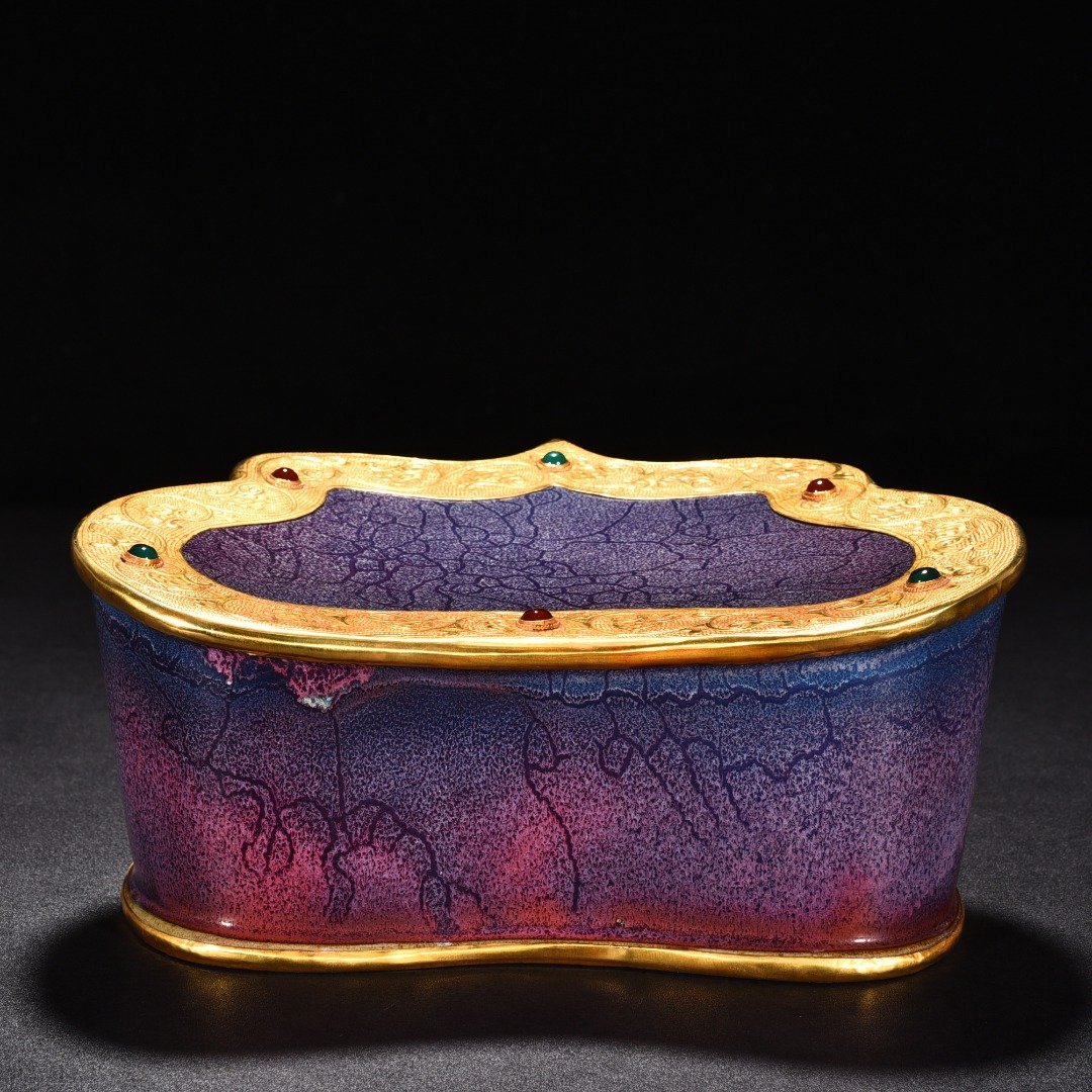 Song Dynasty Jun kiln rose purple glaze chicken heart pillow