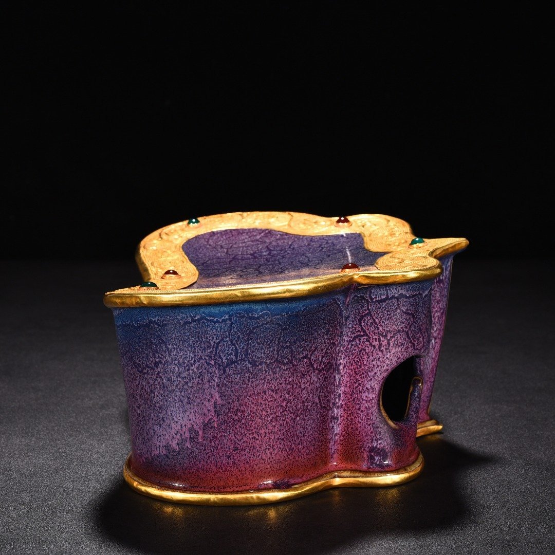 Song Dynasty Jun kiln rose purple glaze chicken heart pillow
