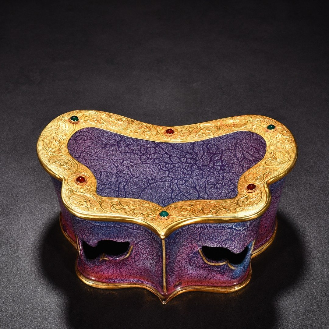 Song Dynasty Jun kiln rose purple glaze chicken heart pillow