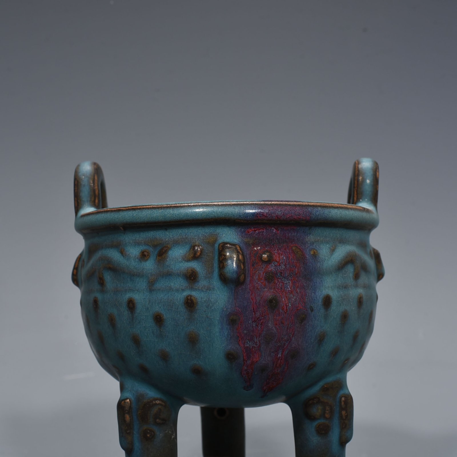 Song Dynasty Jun kiln variable glaze three-legged double-eared furnace tripod