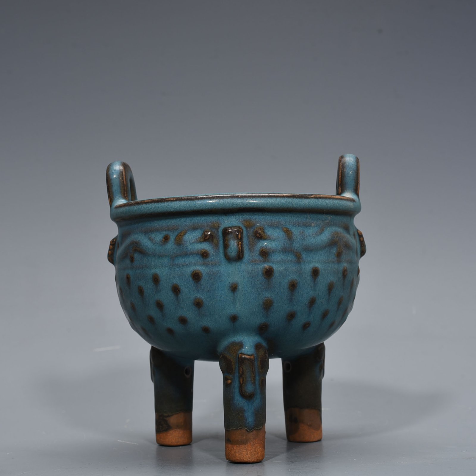 Song Dynasty Jun kiln variable glaze three-legged double-eared furnace tripod