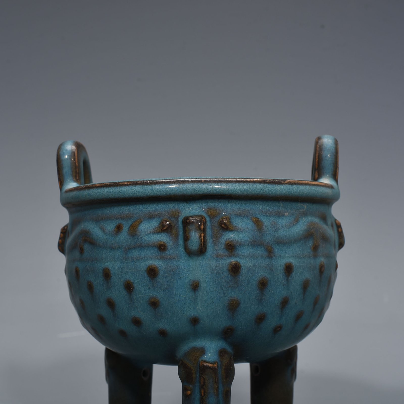 Song Dynasty Jun kiln variable glaze three-legged double-eared furnace tripod