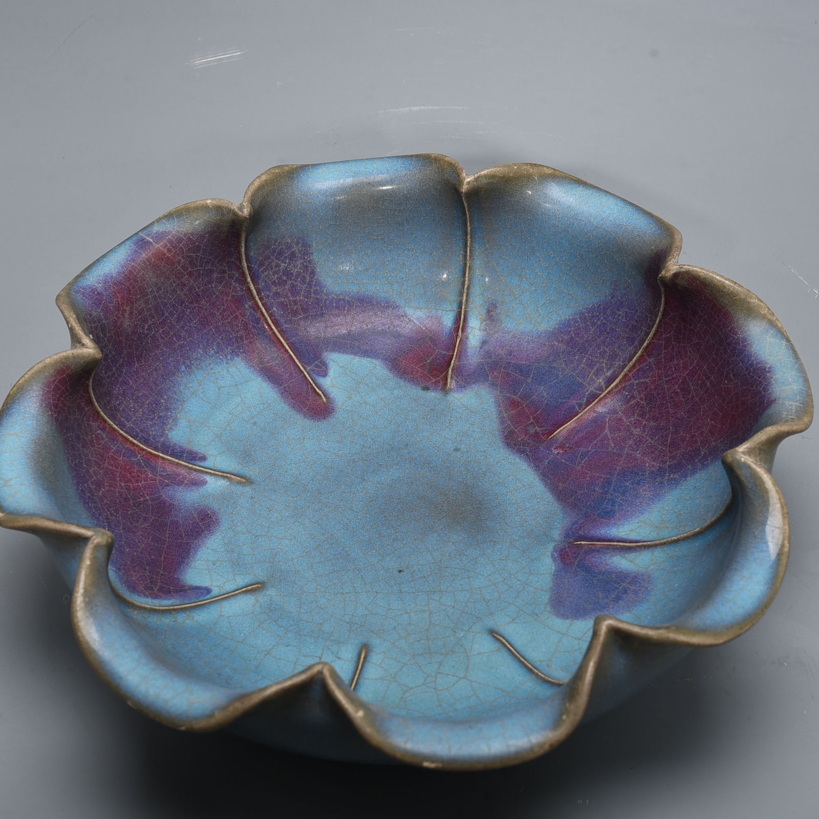 Song Dynasty Jun kiln variable glaze lotus leaf wash