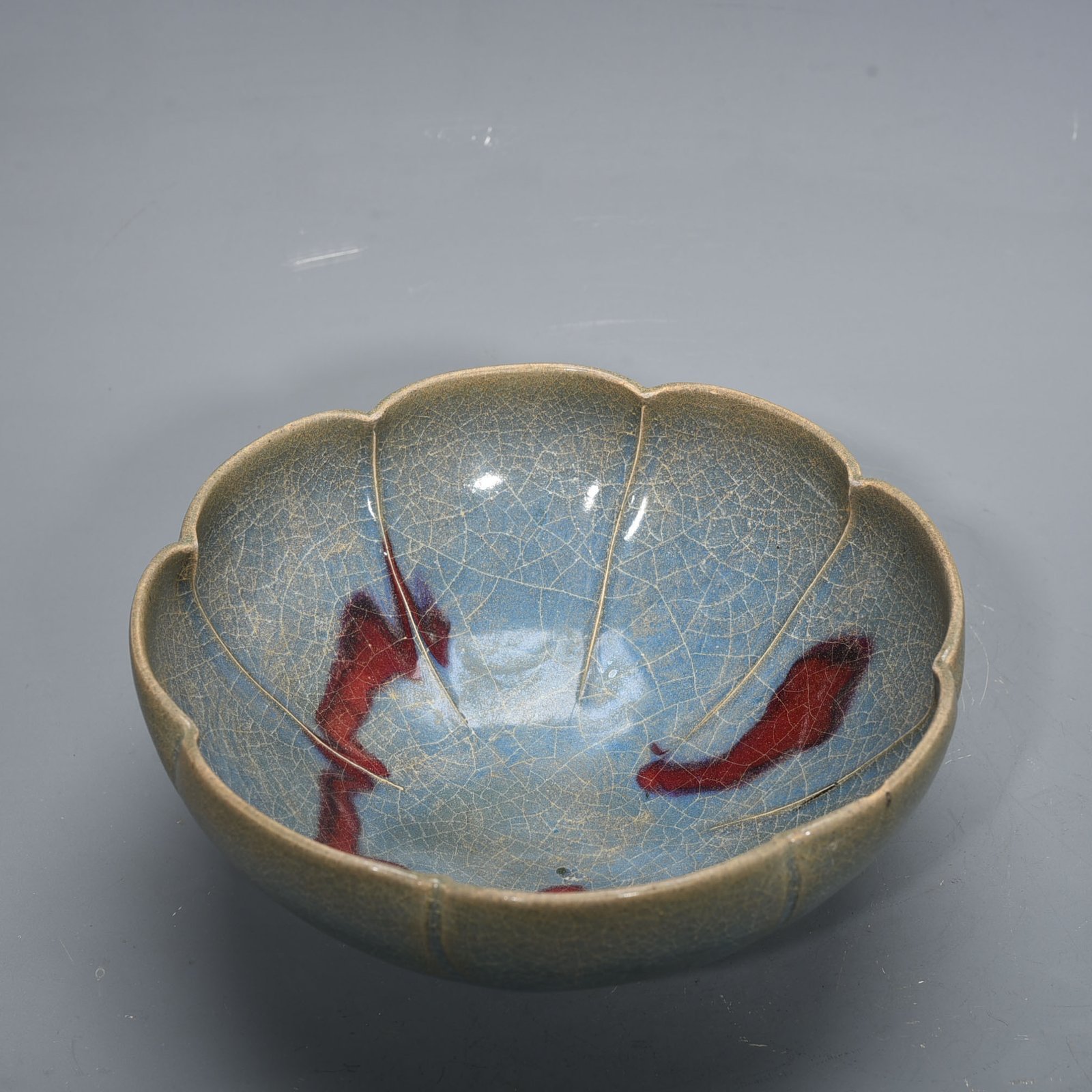 Song Dynasty Jun kiln variable glaze sunflower mouth bowl