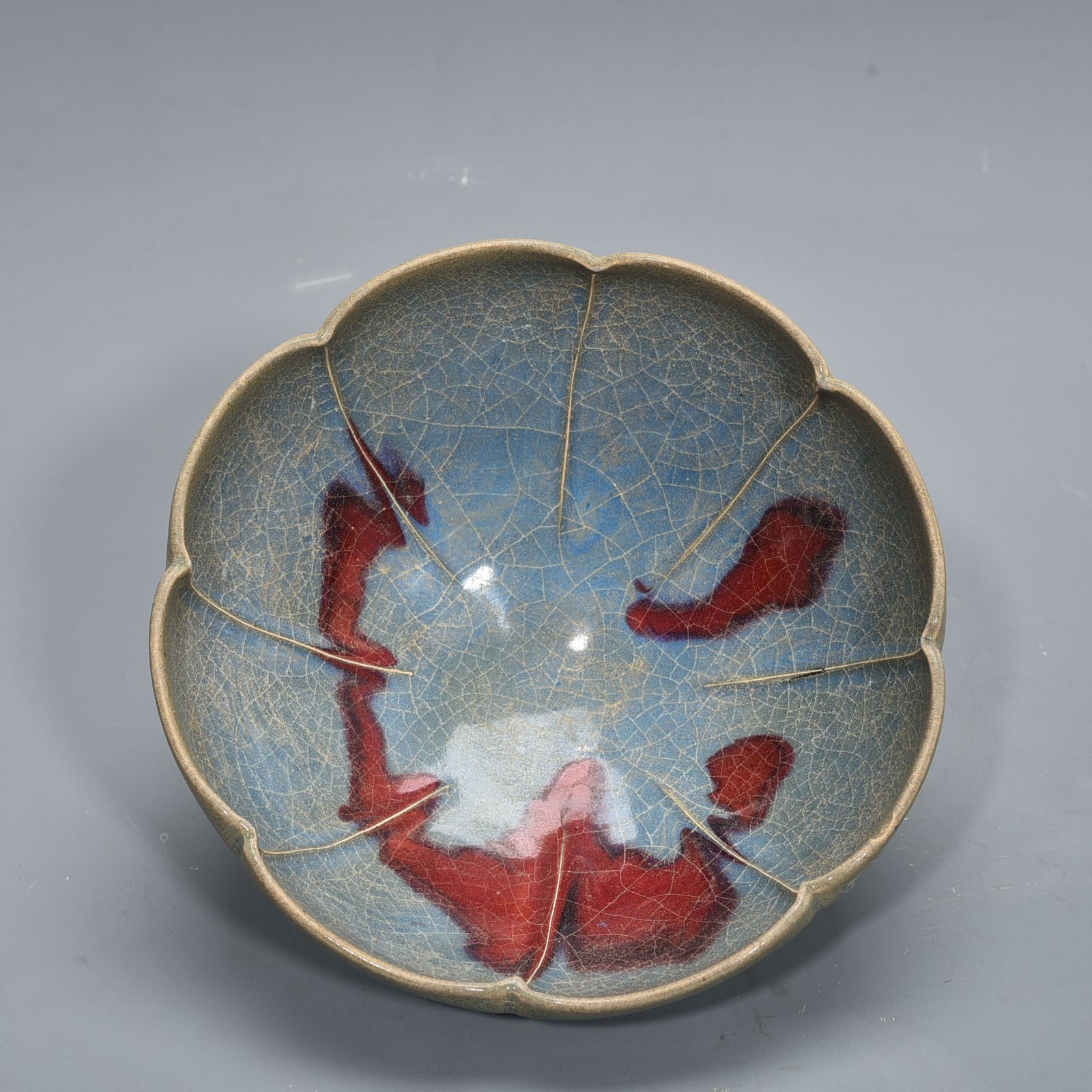 Song Dynasty Jun kiln variable glaze sunflower mouth bowl