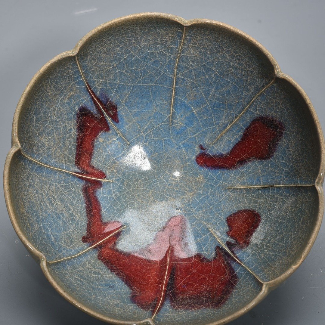 Song Dynasty Jun kiln variable glaze sunflower mouth bowl
