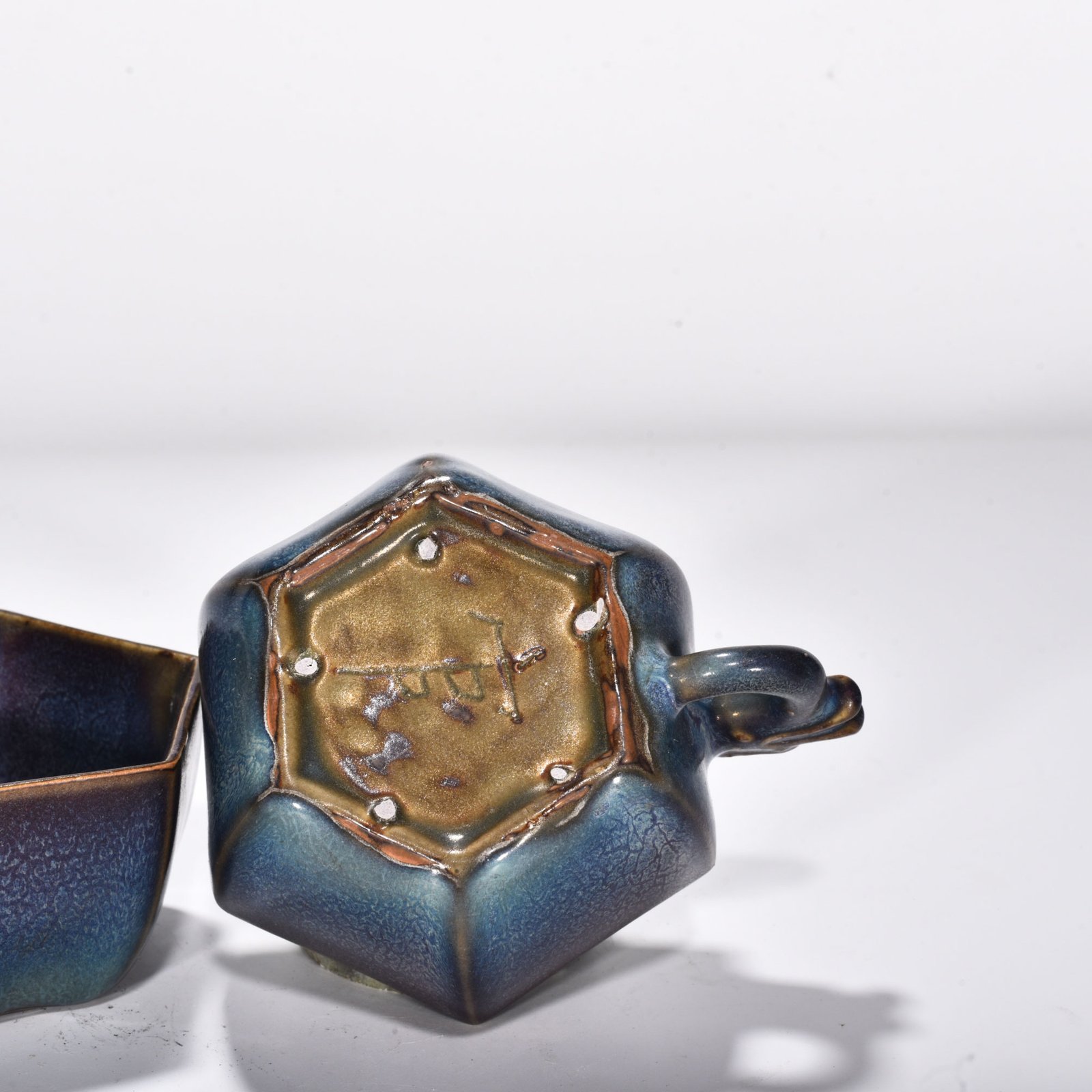 Song Dynasty Jun Kiln Blue Glaze Octagonal Dragon Cup