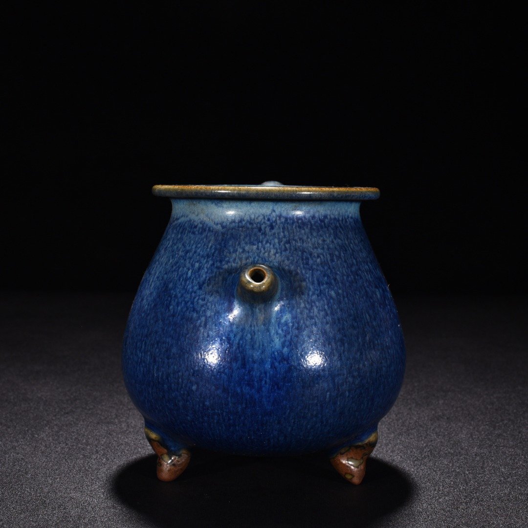 Song Dynasty Jun kiln blue glaze obsidian turned into rose red flowers