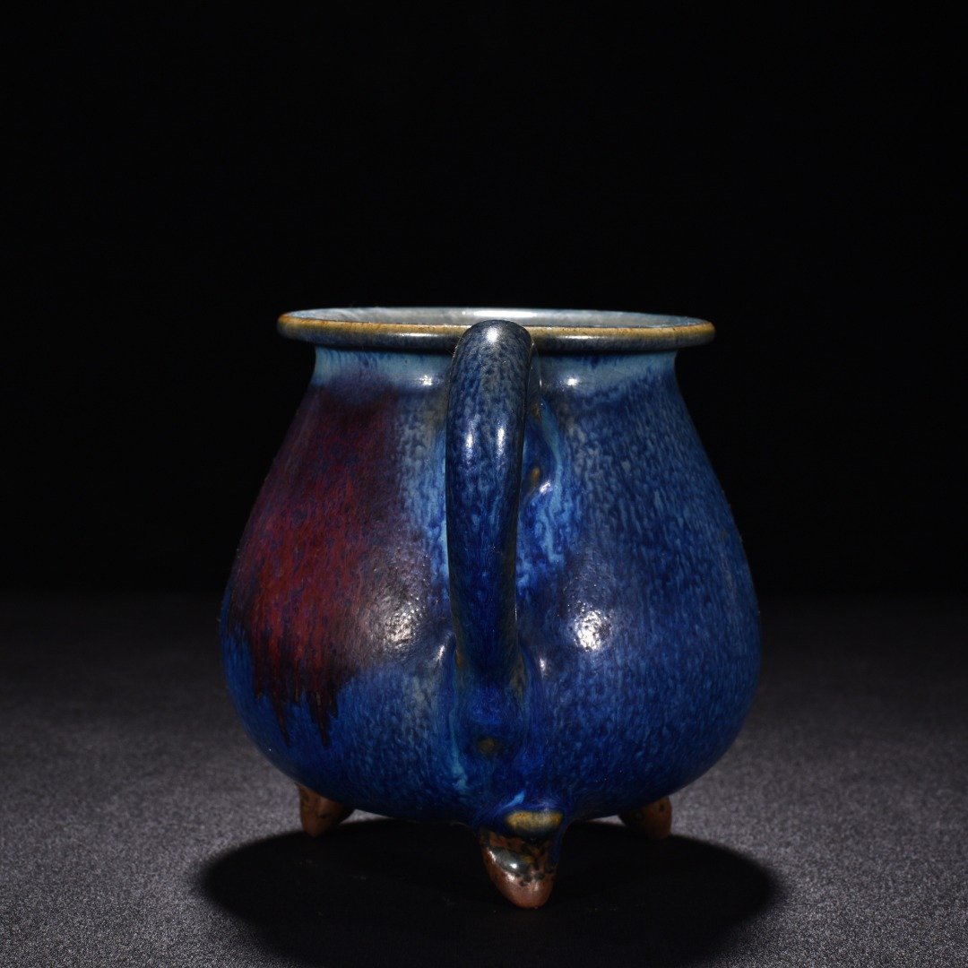 Song Dynasty Jun kiln blue glaze obsidian turned into rose red flowers