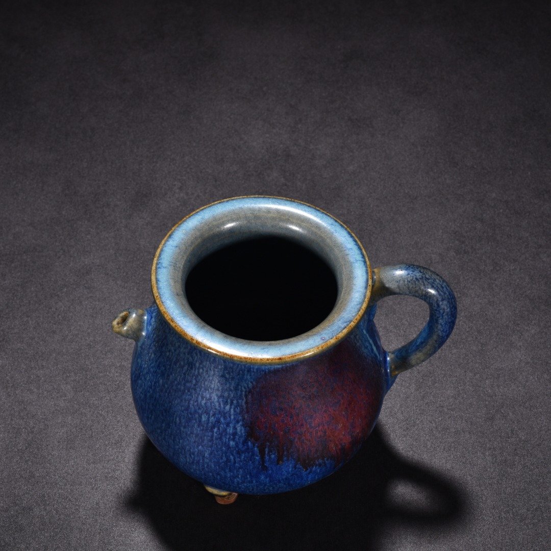 Song Dynasty Jun kiln blue glaze obsidian turned into rose red flowers