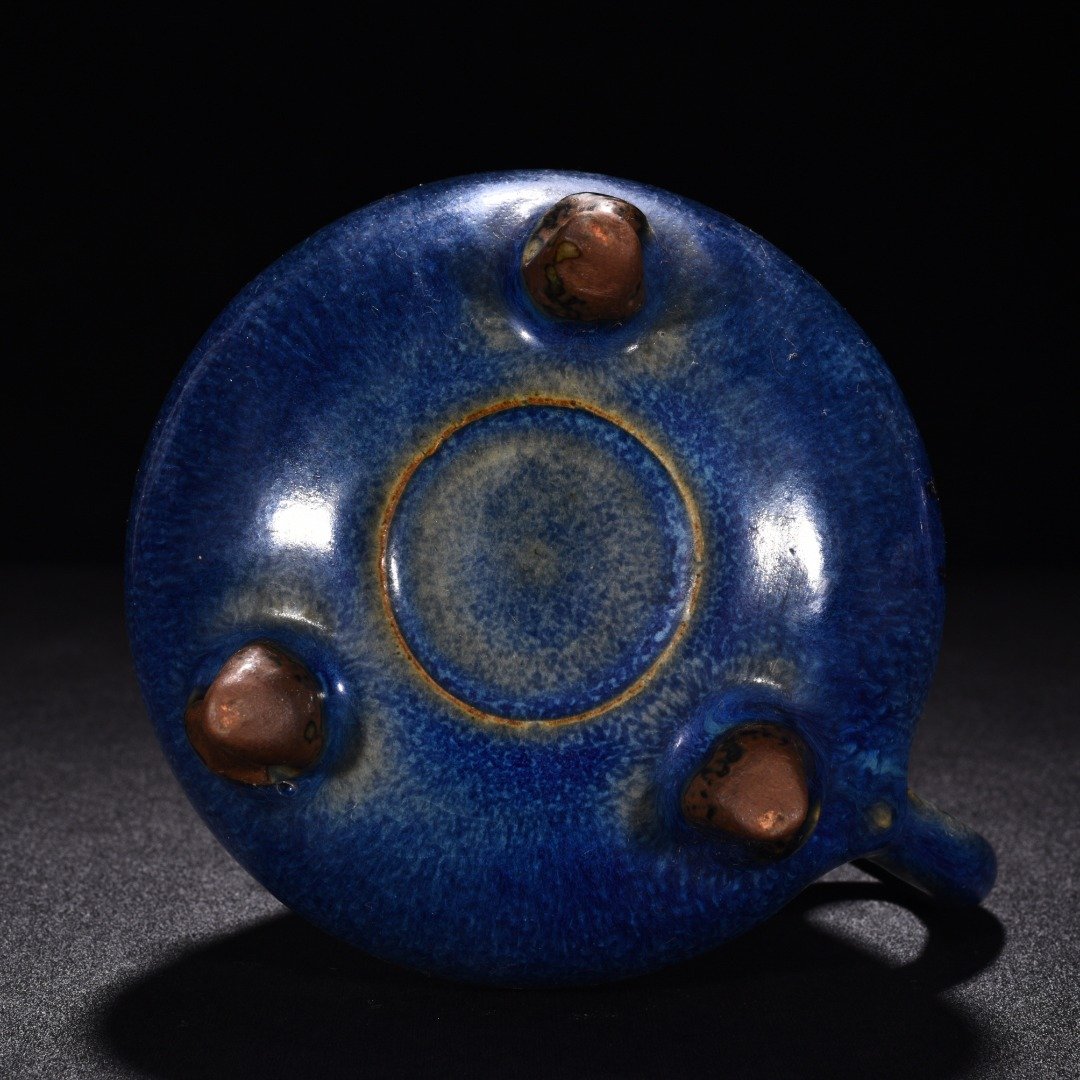 Song Dynasty Jun kiln blue glaze obsidian turned into rose red flowers