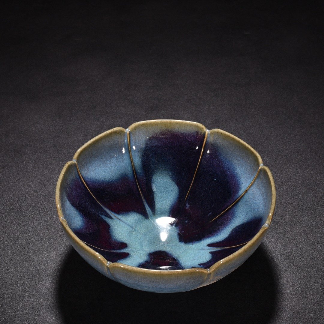 Song Dynasty Jun kiln blue glaze obsidian-turned grape purple scraped edge bowl