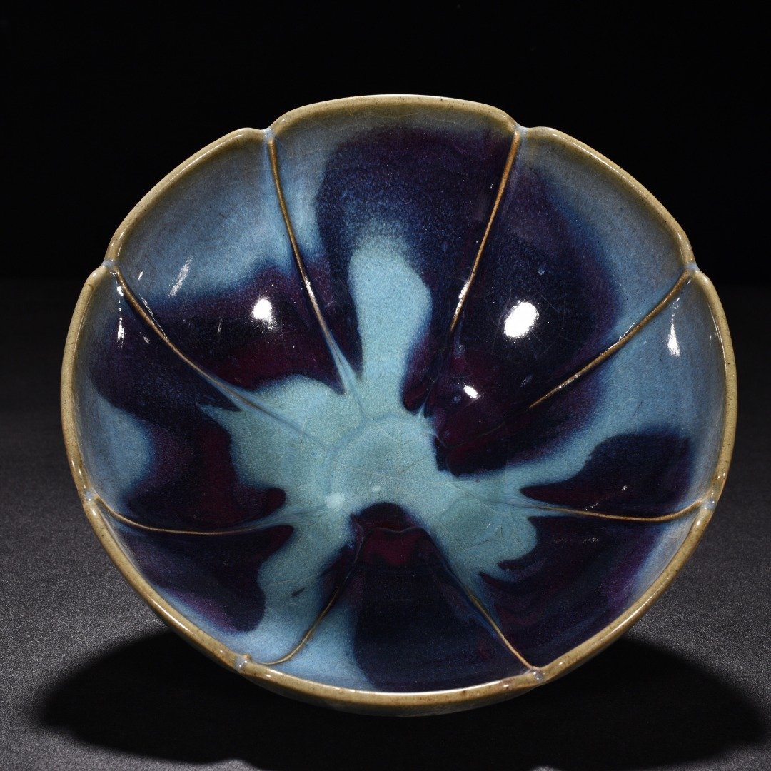 Song Dynasty Jun kiln blue glaze obsidian-turned grape purple scraped edge bowl