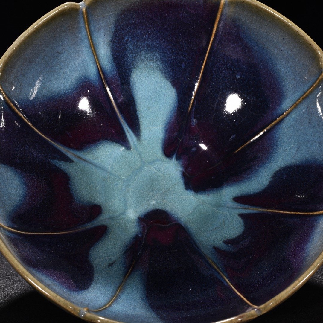 Song Dynasty Jun kiln blue glaze obsidian-turned grape purple scraped edge bowl