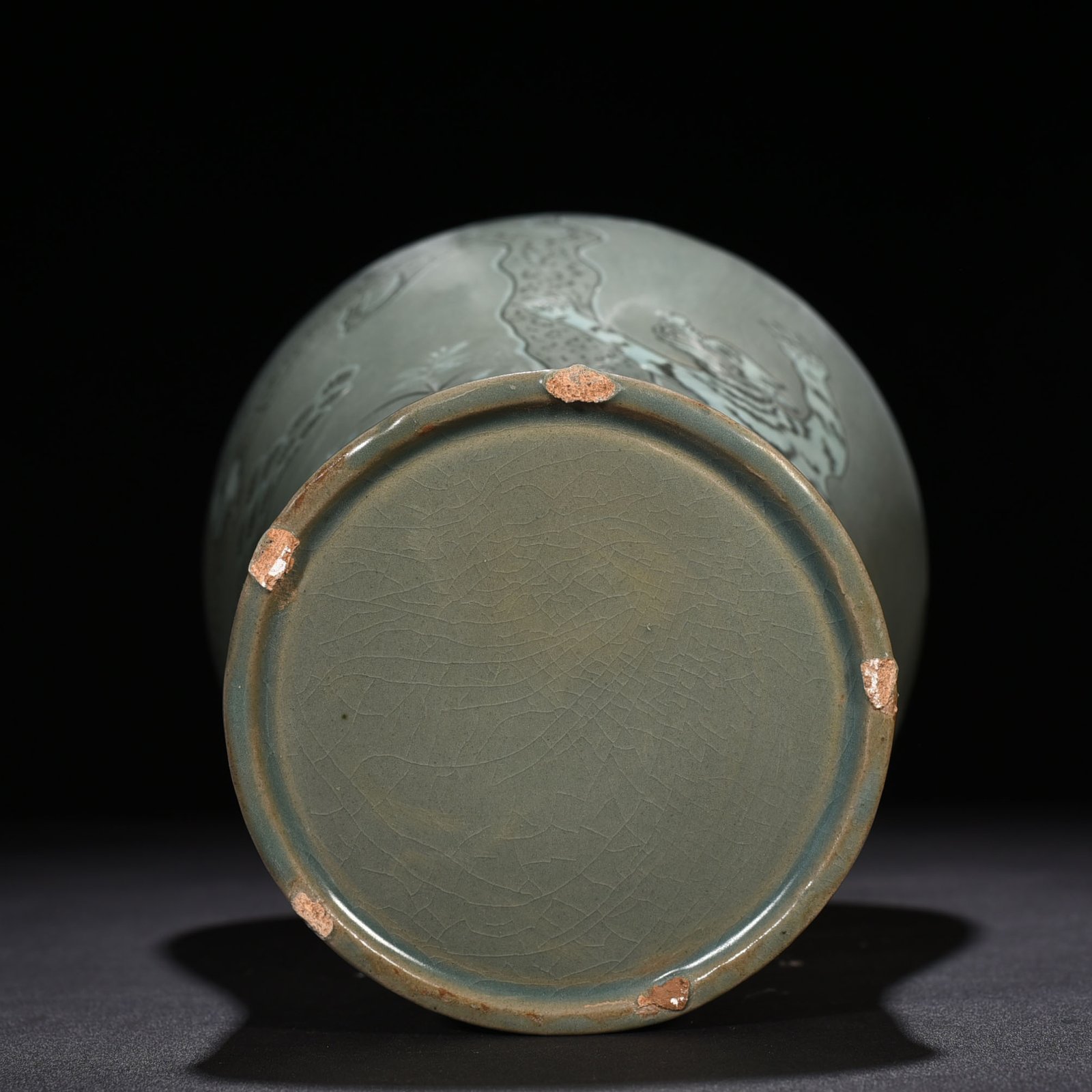 Song Dynasty Gaoli inlaid celadon plum vase with tiger figure pattern