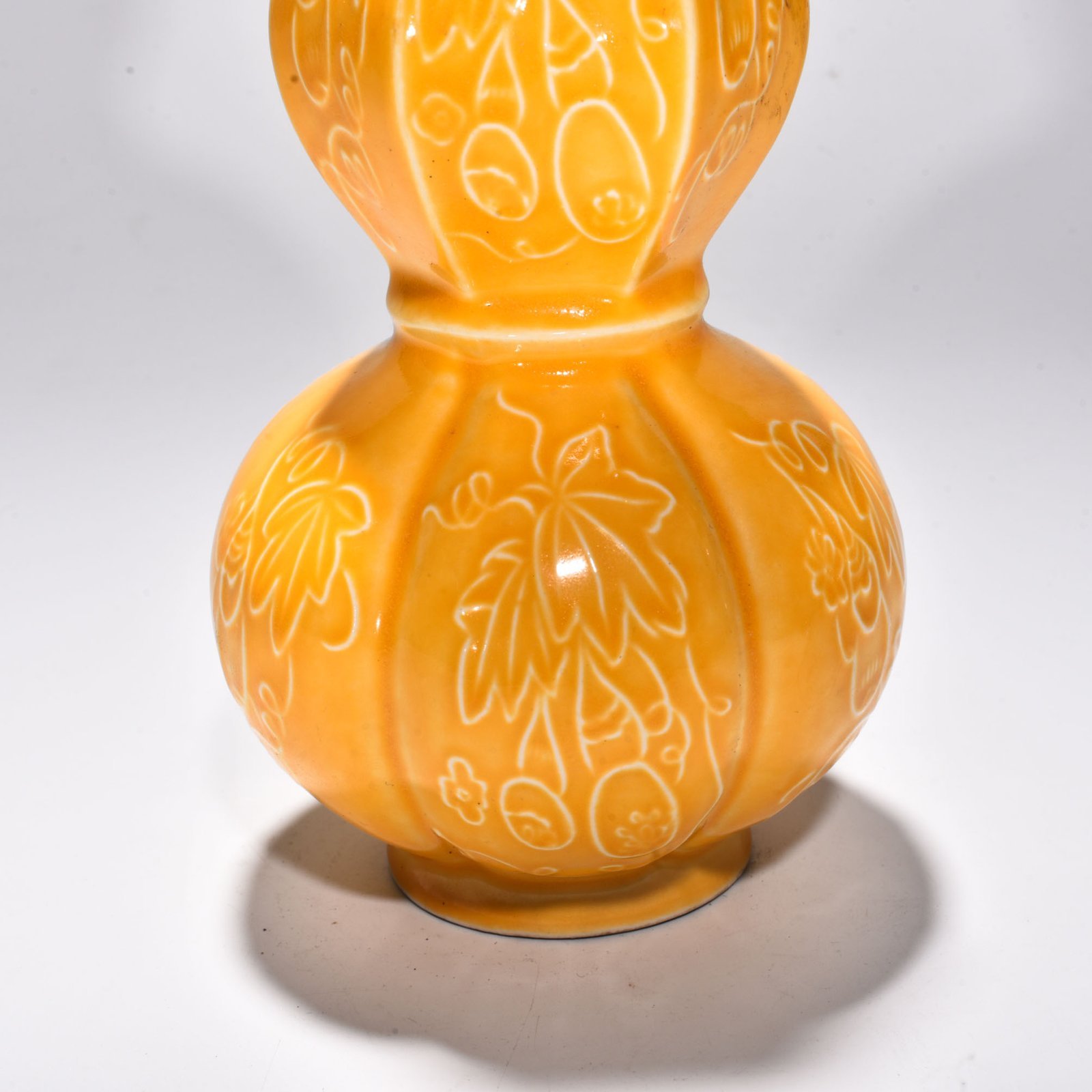 Song Dynasty Gourd vase and Huang