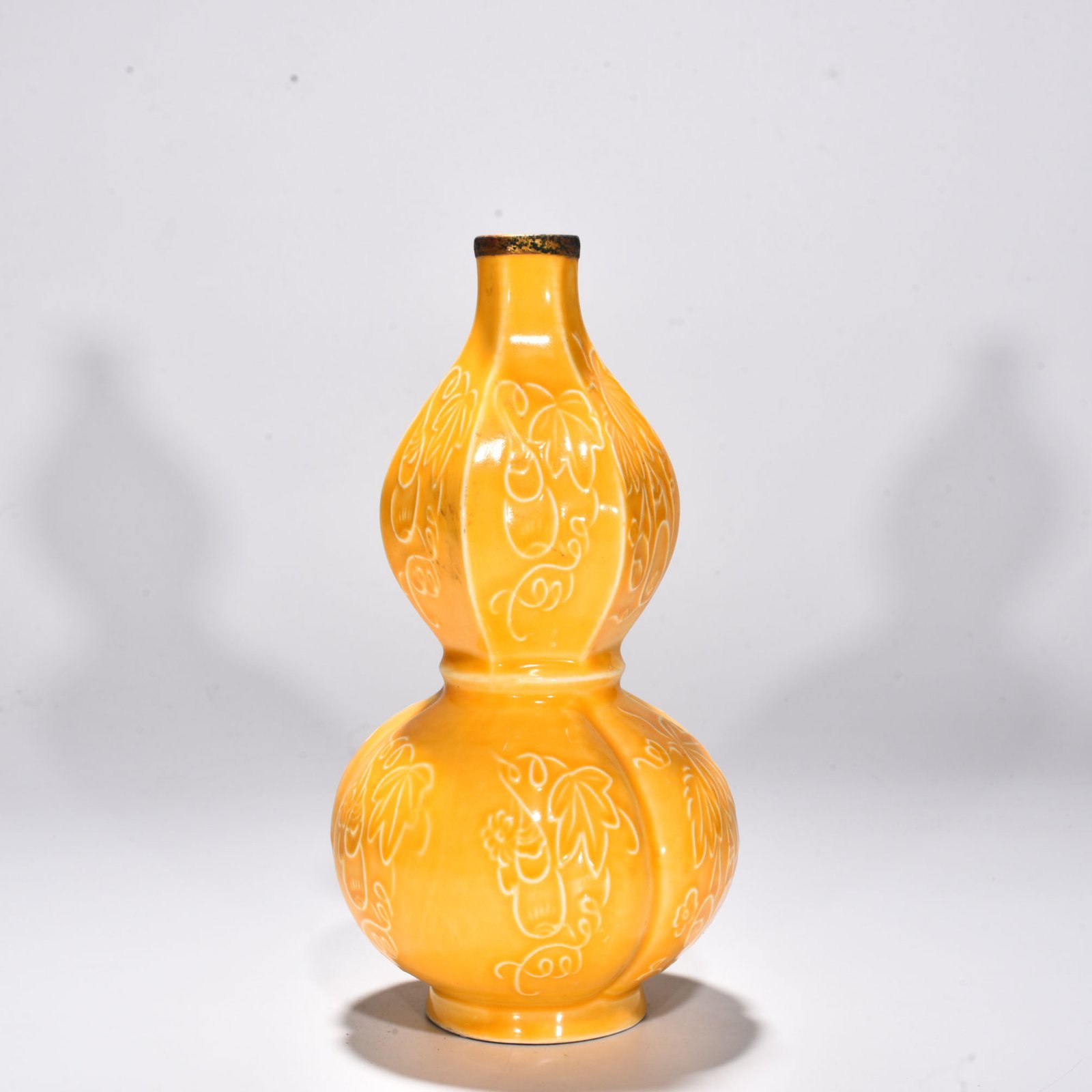 Song Dynasty Gourd vase and Huang