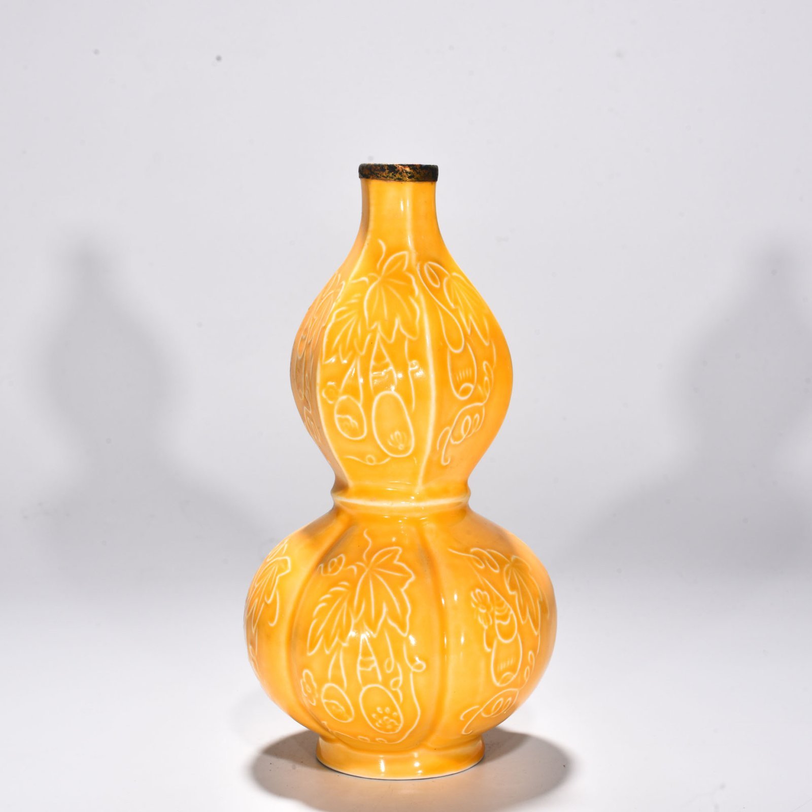 Song Dynasty Gourd vase and Huang