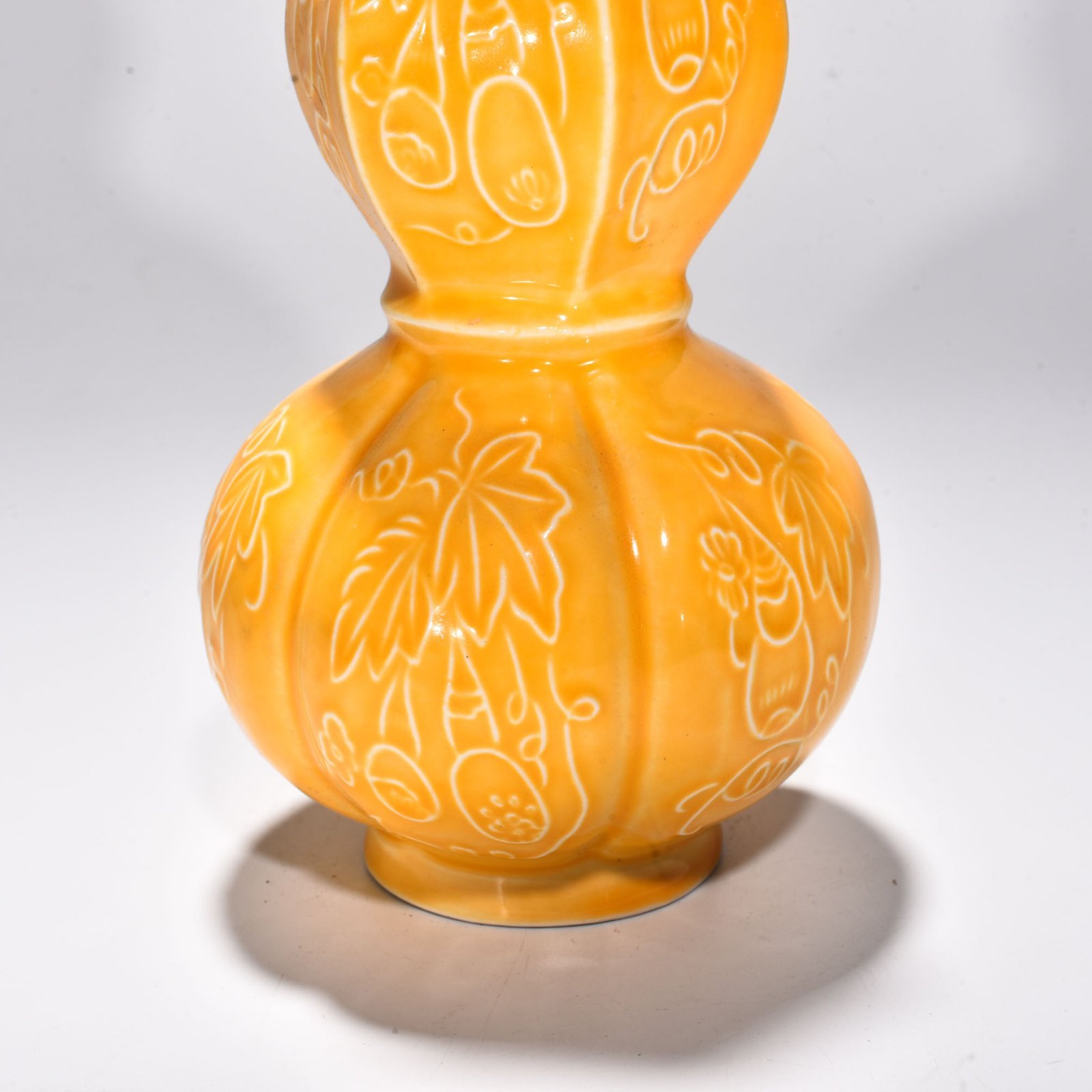 Song Dynasty Gourd vase and Huang