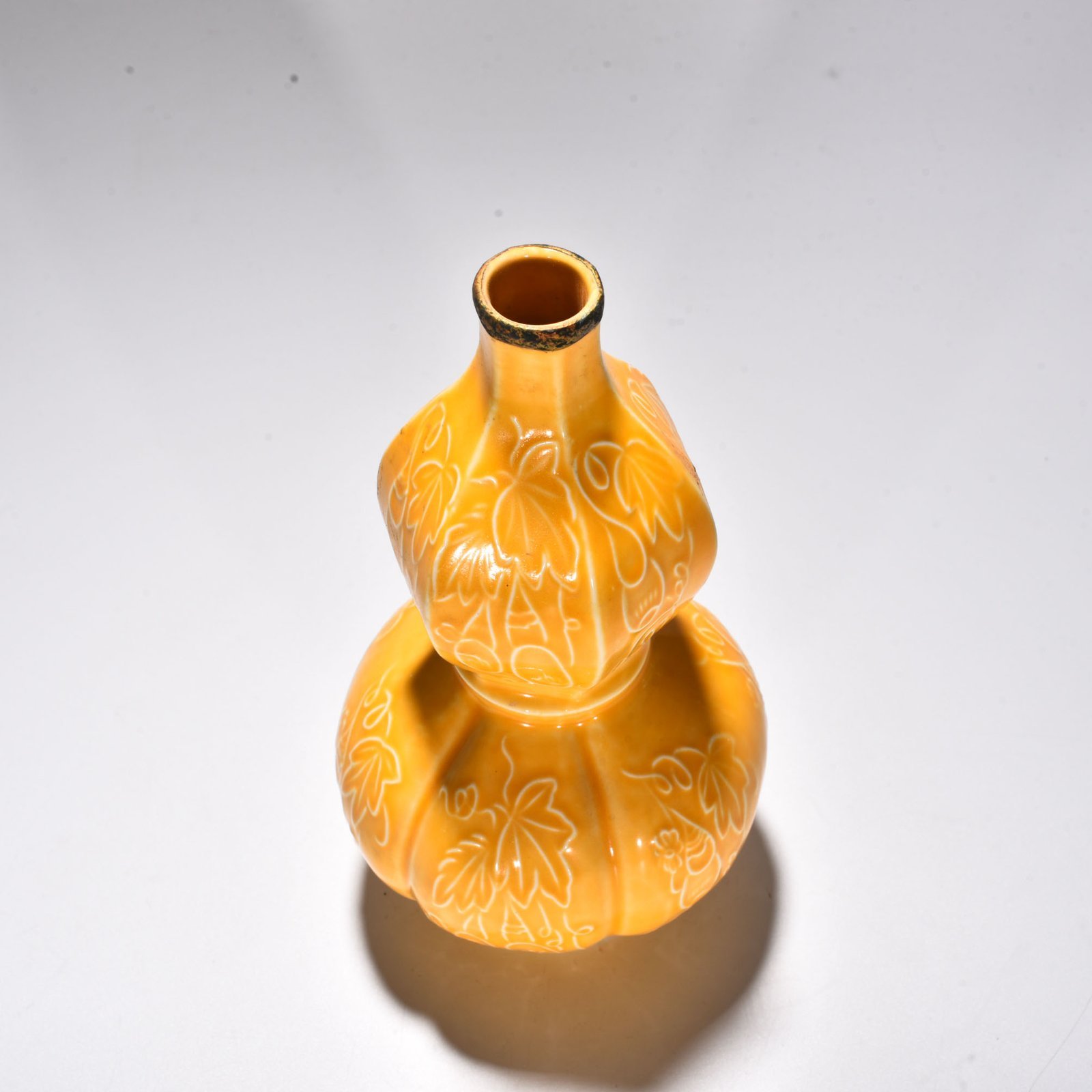Song Dynasty Gourd vase and Huang
