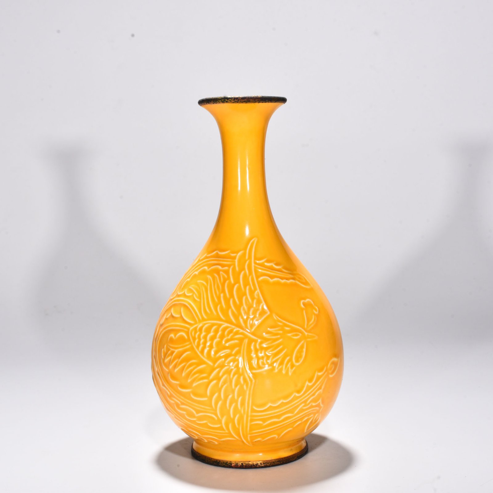Song Dynasty Huangding jade pot and spring vase with peony and phoenix patterns