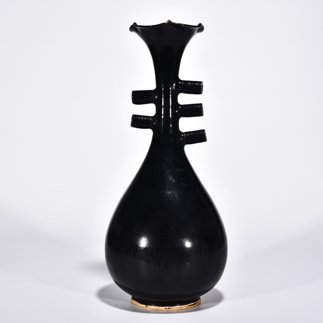 Song Dynasty Black Dinghua Mouth Jade Huchun Large Vase