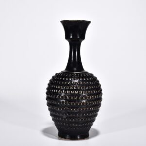 Song Dynasty Hei Dingtiao knife pattern inverted bottle