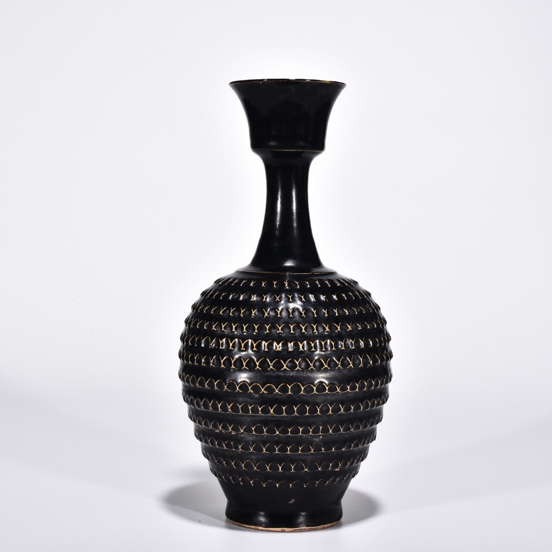 Song Dynasty Hei Dingtiao knife pattern inverted bottle