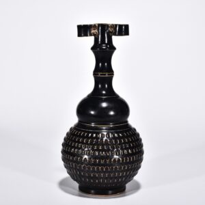 Song Dynasty Hei Ding Tiao Dao Pattern Ear-Ear Gourd Vase