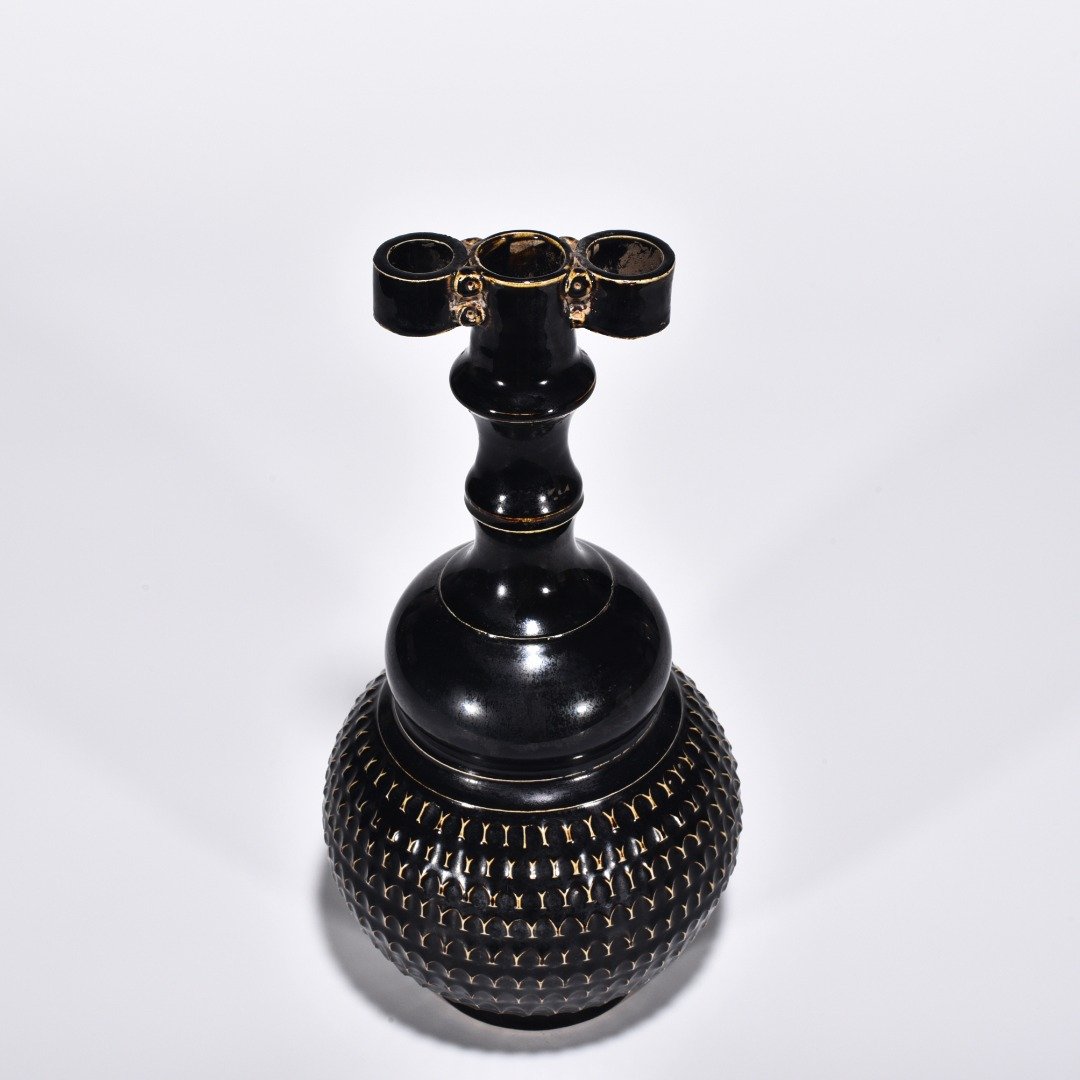 Song Dynasty Hei Ding Tiao Dao Pattern Ear-Ear Gourd Vase