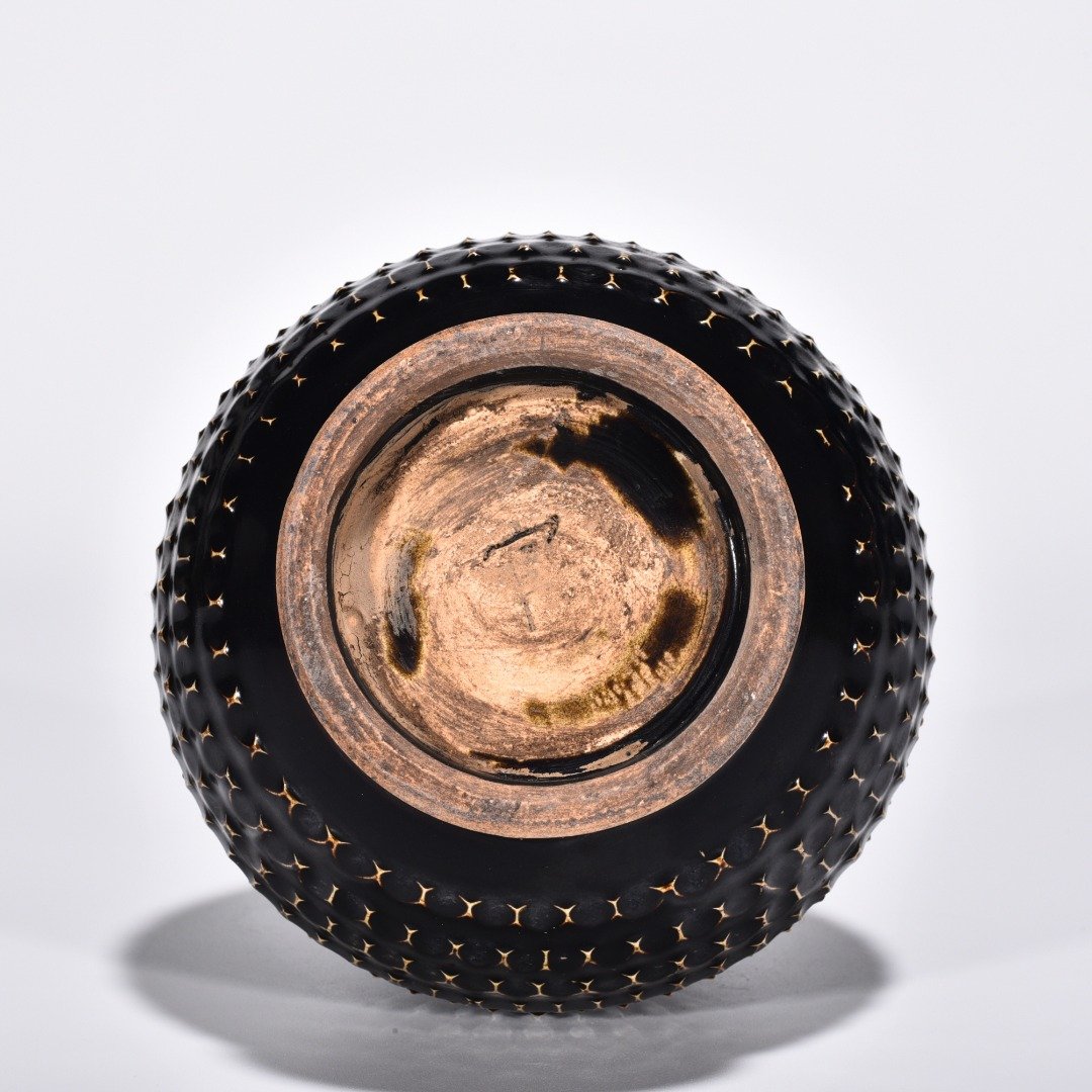 Song Dynasty Hei Ding Tiao Dao Pattern Ear-Ear Gourd Vase