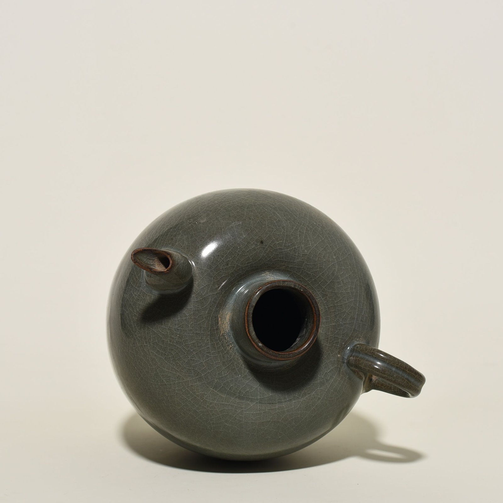 Song Dynasty Longquan Xikou official kiln ewer