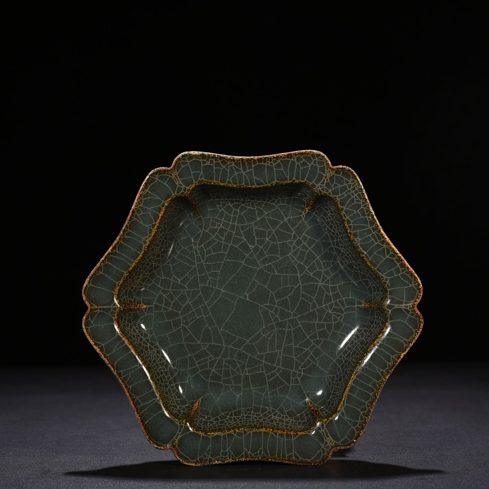 Song Dynasty Longquan Xikou kiln six-sided folding edge plate