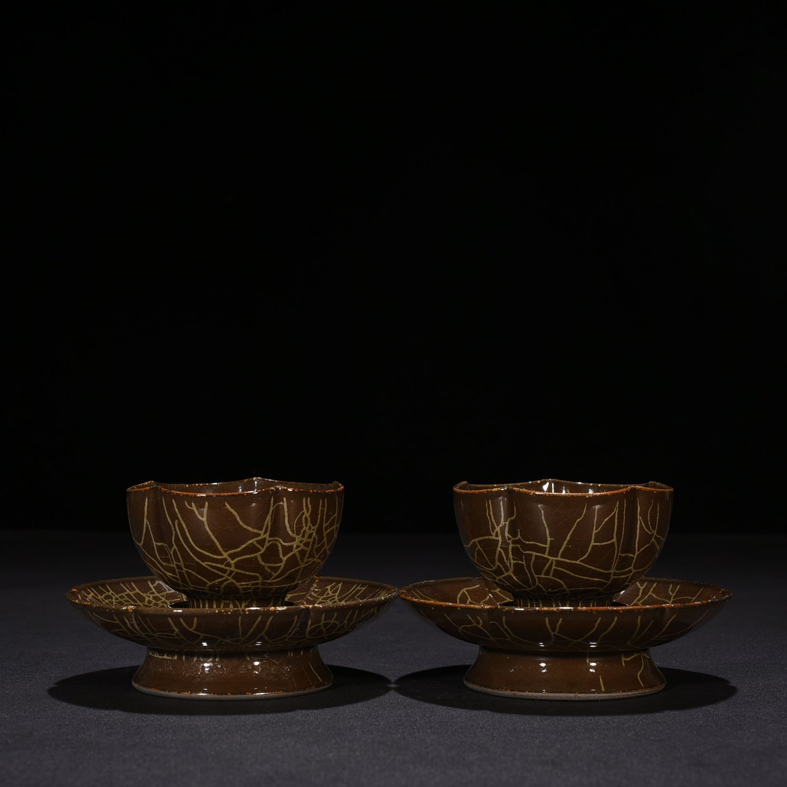 Song Dynasty Longquan Xikou kiln lamp holder