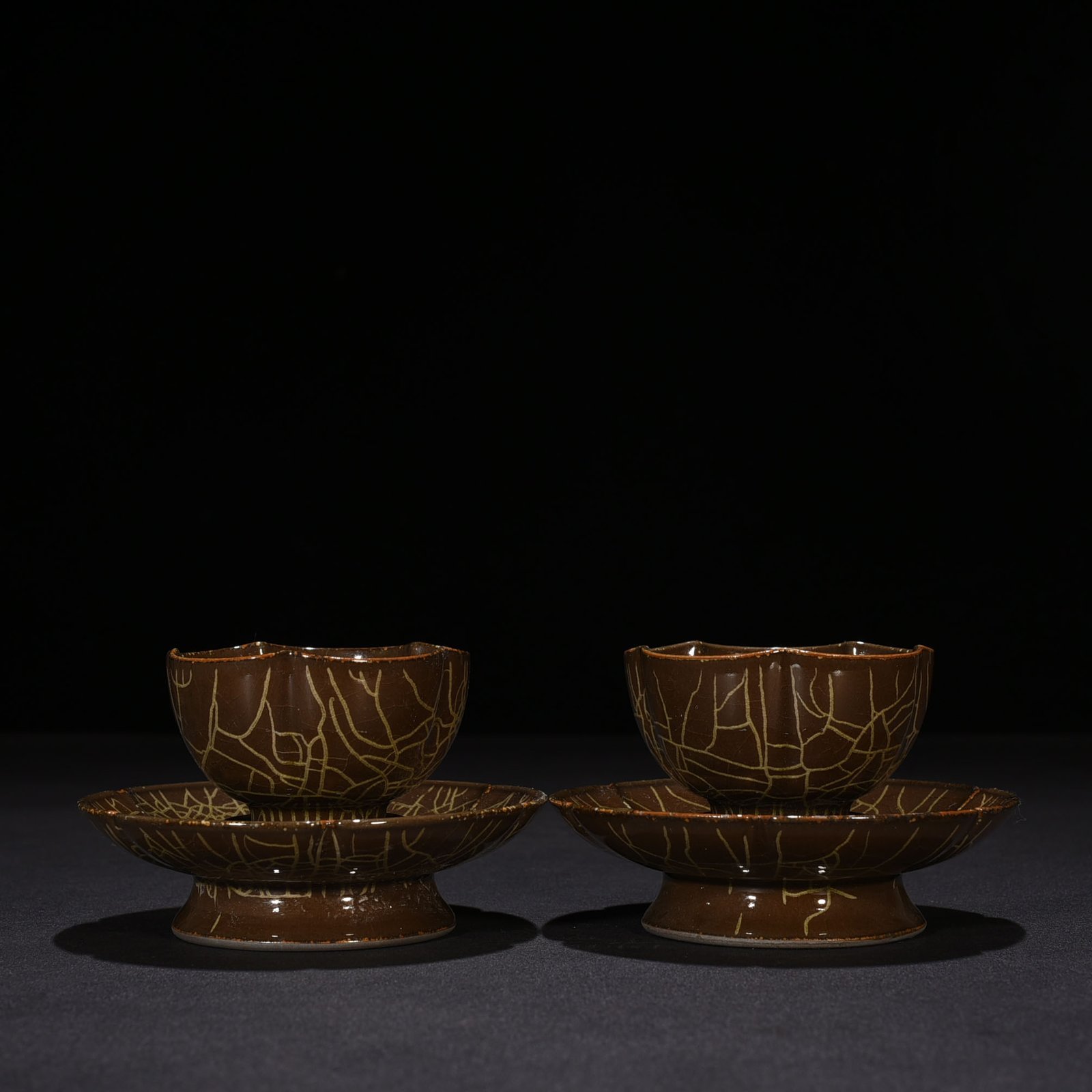 Song Dynasty Longquan Xikou kiln lamp holder